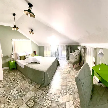 Regina Bed&wine Отель *