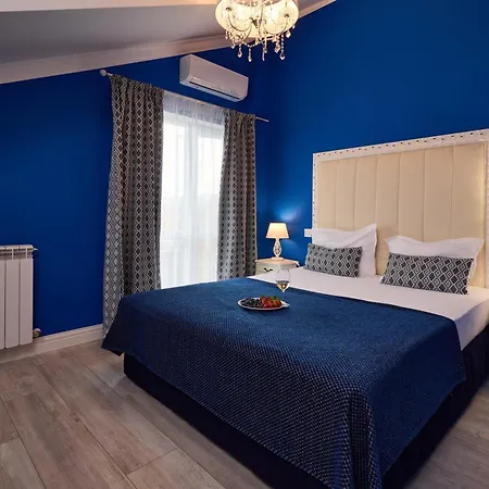 Хотел Regina Bed&wine *