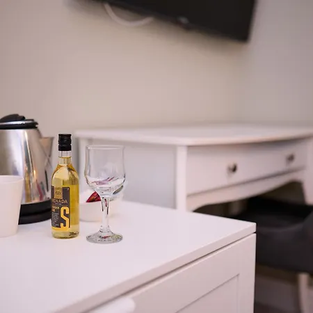 Regina Bed&wine Хотел *